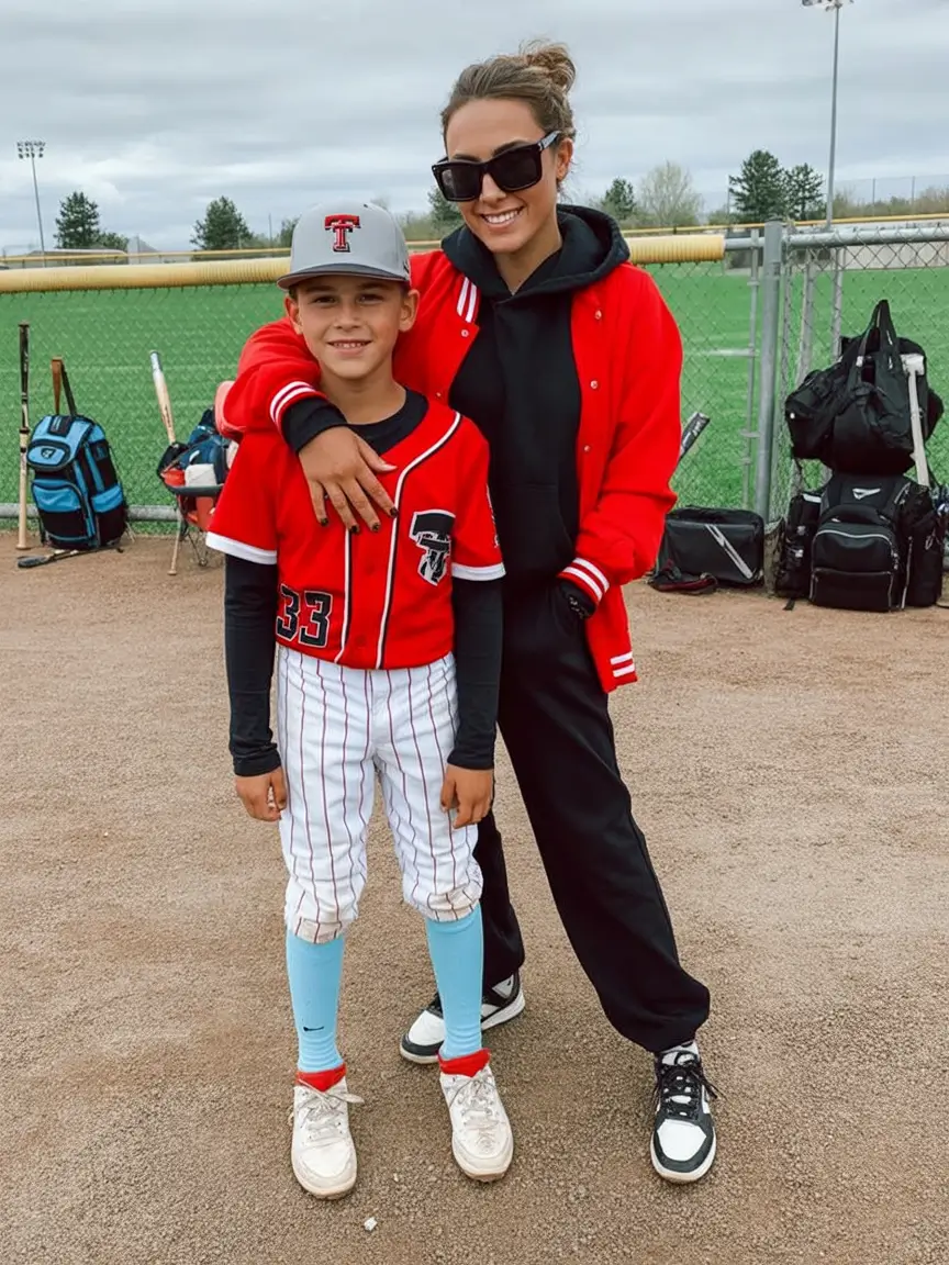 Casual Mom Outfits 2026: Everyday Style Ideas for Modern Moms Through All Seasons