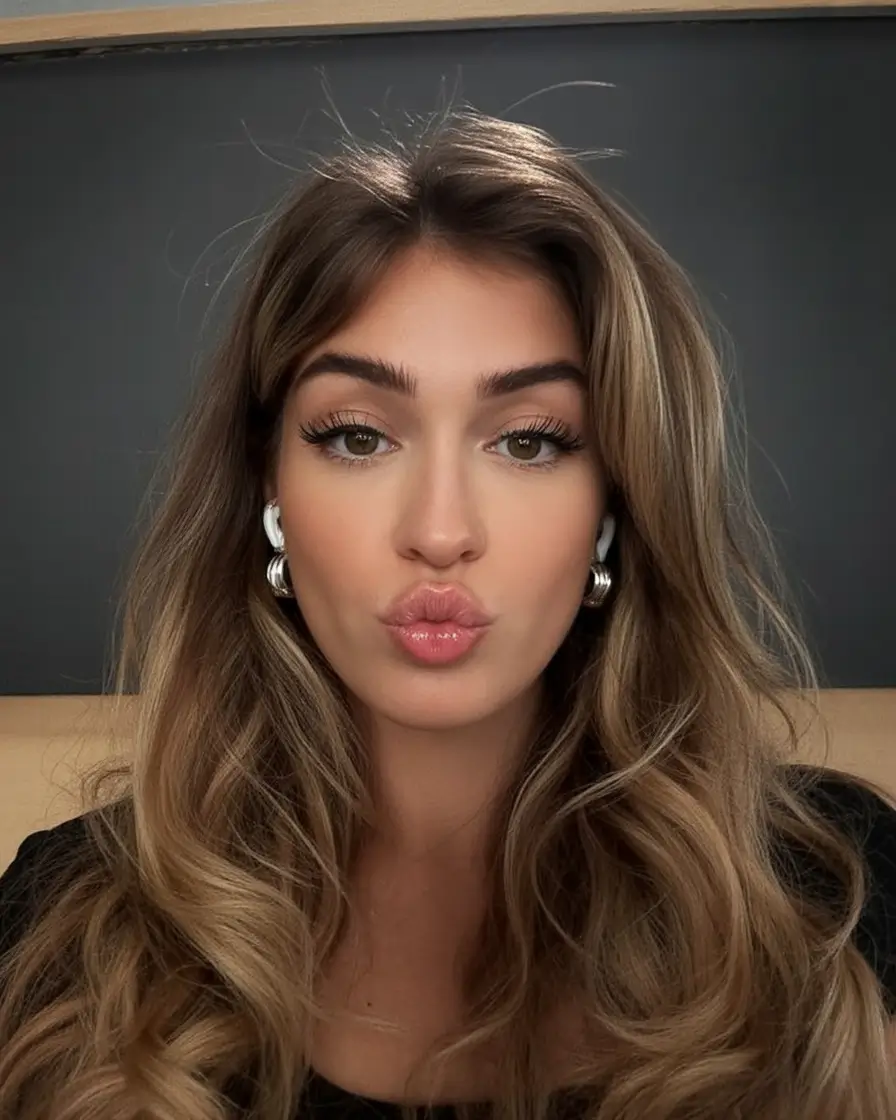 Fresh Spring Hair Color for Dark Skin 2026: Trendy Shades & Soft Seasonal Glow