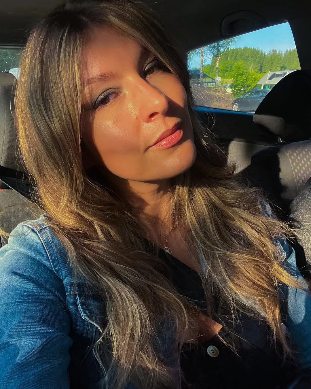 Bright Summer Hair Color for Light Skin 2026: Fresh Shades That Instantly Glow