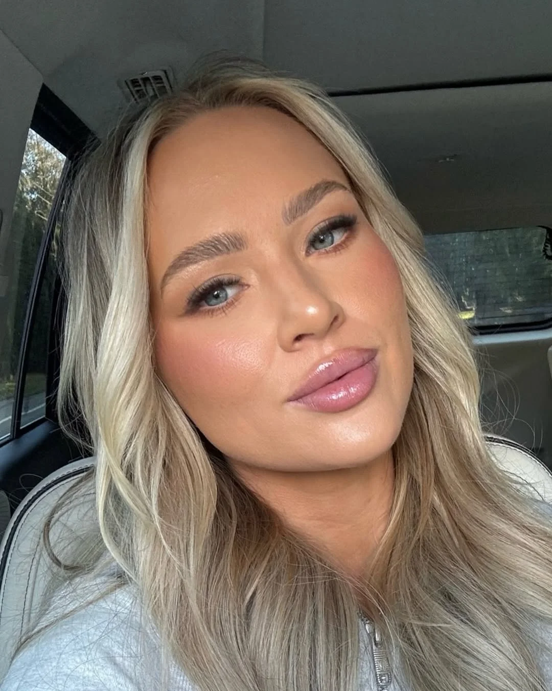 Bright Summer Hair Color for Tan Skin 2026: Sun-Kissed Shades That Actually Glow
