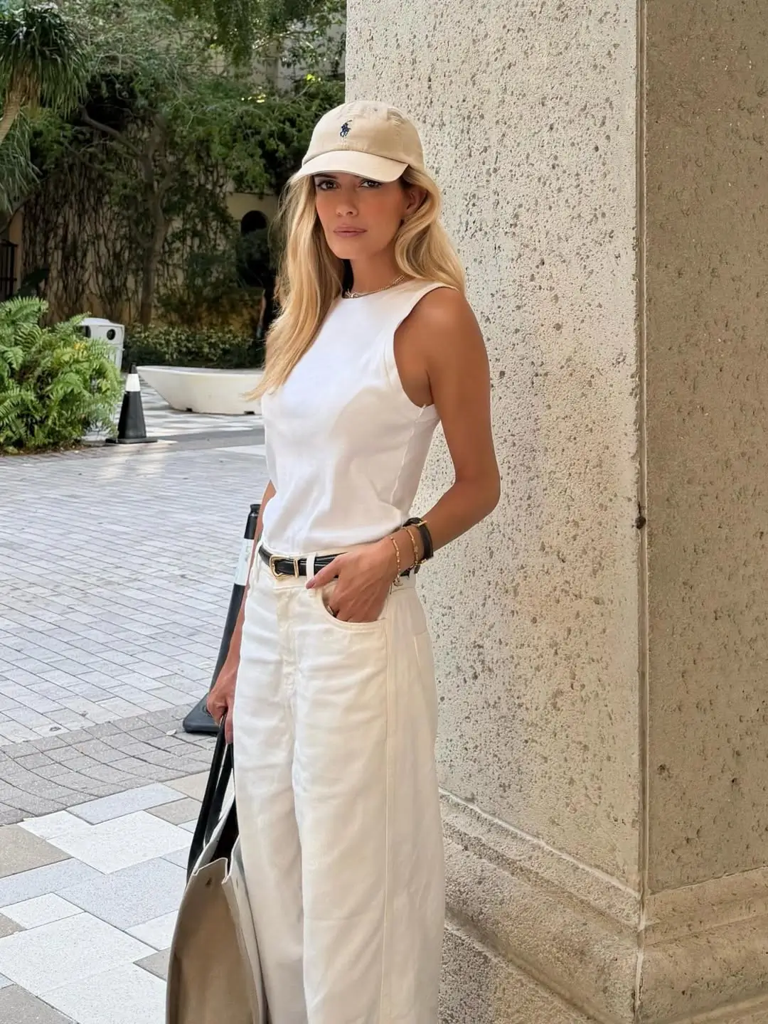 Summer Sleeveless Tops 2026: Effortless Outfit Ideas for Women