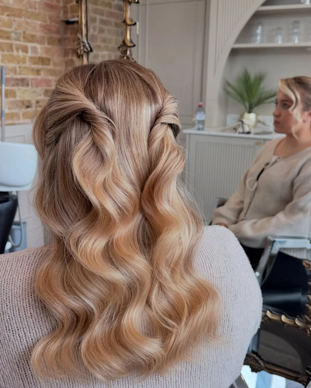 Fresh Summer Wavy Hairstyle 2026: Trendy Looks for Long, Short & Half-Up Styles